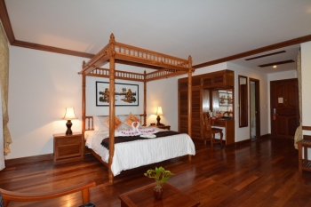 Royal Crown Suite Room